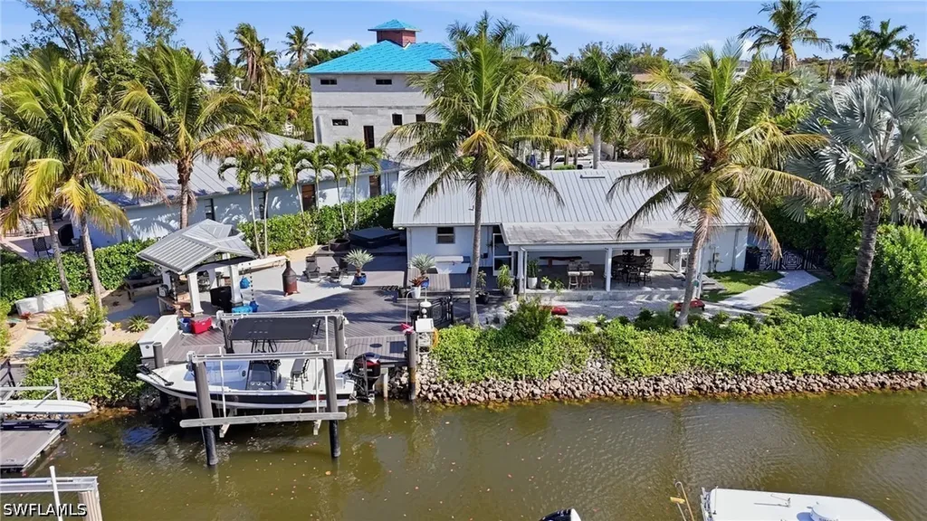 2672 Gulfview Drive Naples FL 34112