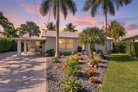 2672 Gulfview Drive Naples FL 34112