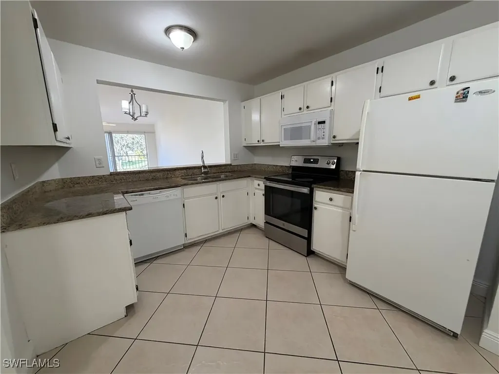 1392 Churchill Circle Naples FL 34116