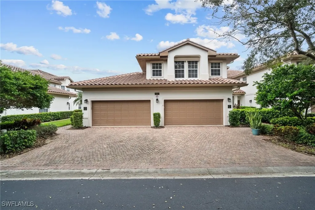 8196 Saratoga Drive Naples FL 34113