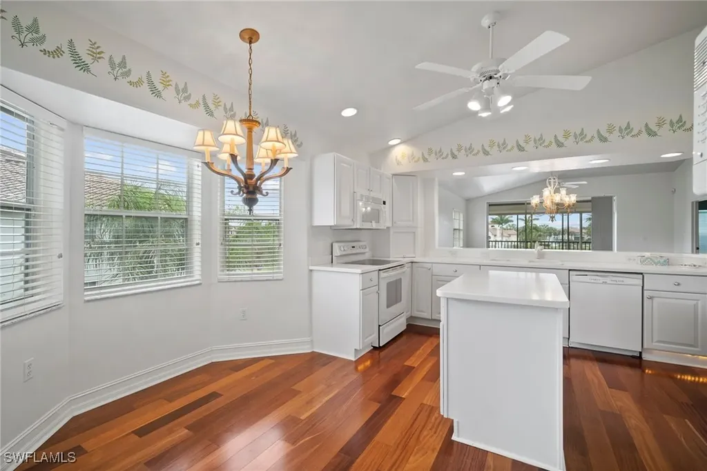 8196 Saratoga Drive Naples FL 34113