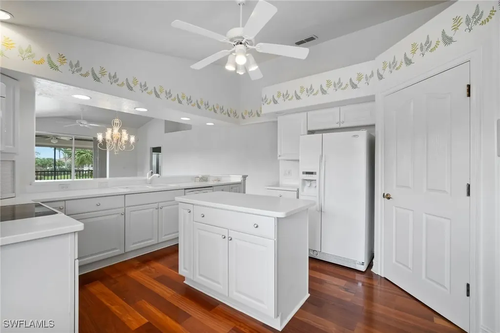 8196 Saratoga Drive Naples FL 34113