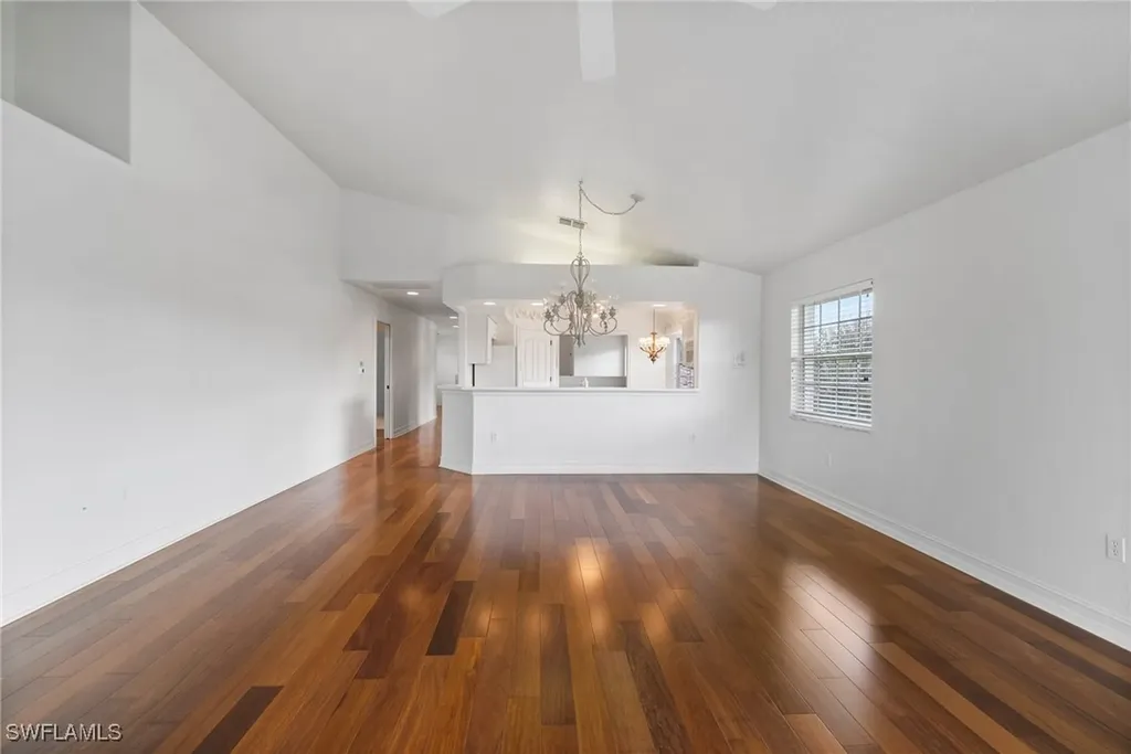 8196 Saratoga Drive Naples FL 34113