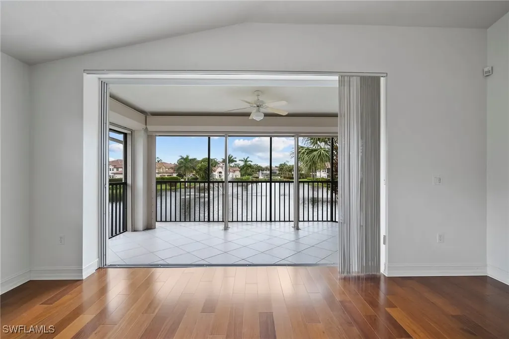 8196 Saratoga Drive Naples FL 34113