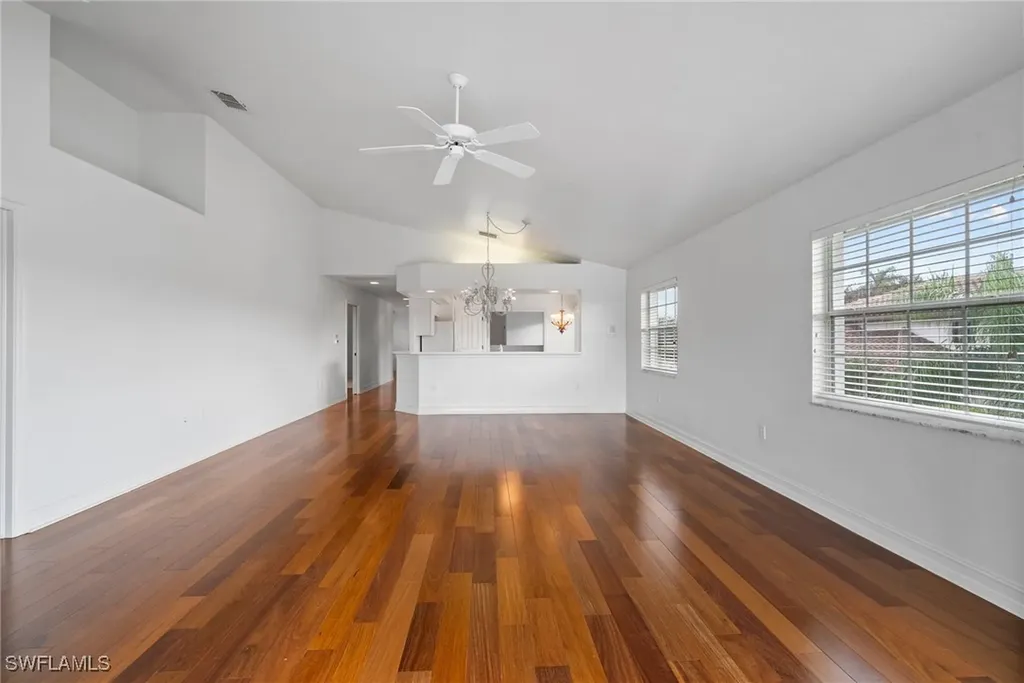 8196 Saratoga Drive Naples FL 34113