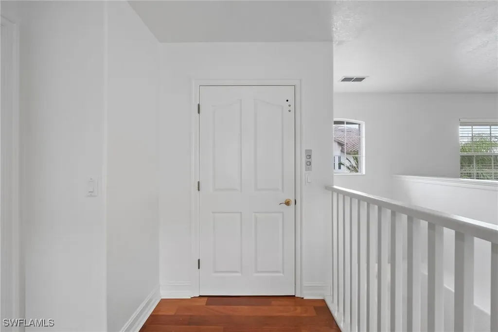8196 Saratoga Drive Naples FL 34113