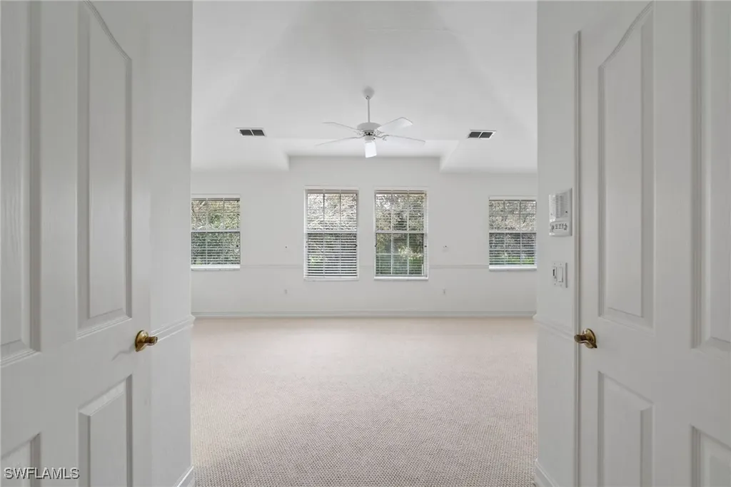 8196 Saratoga Drive Naples FL 34113