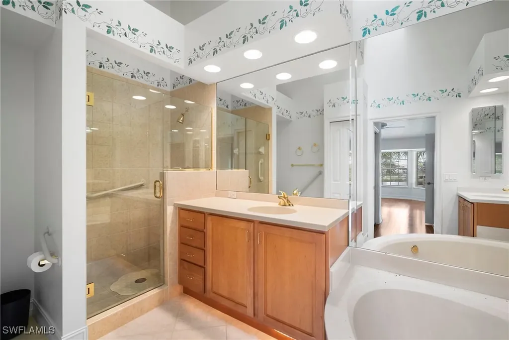 8196 Saratoga Drive Naples FL 34113