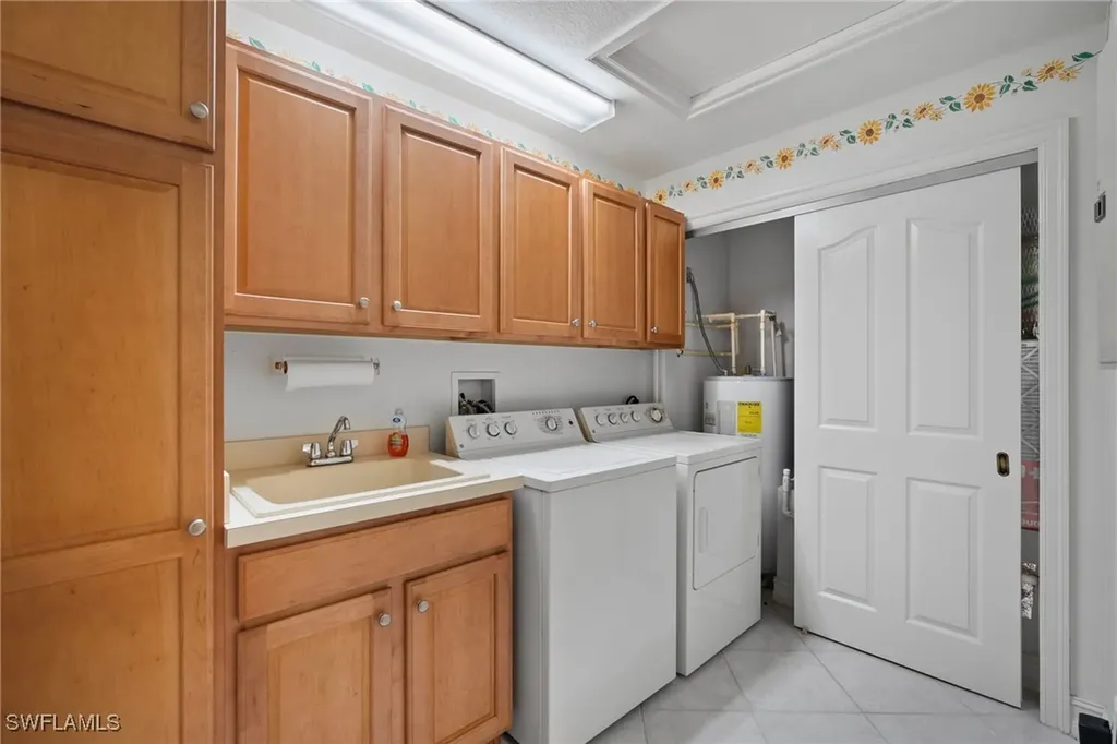 8196 Saratoga Drive Naples FL 34113