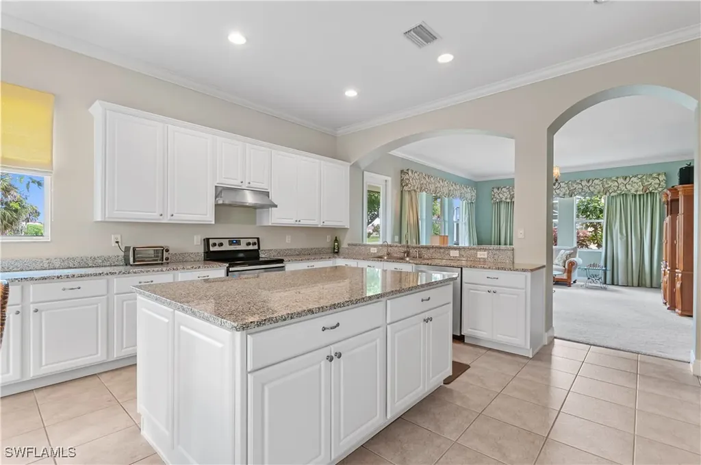 1724 Birdie Drive Naples FL 34120
