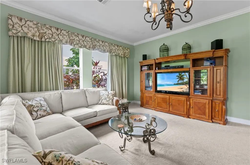 1724 Birdie Drive Naples FL 34120