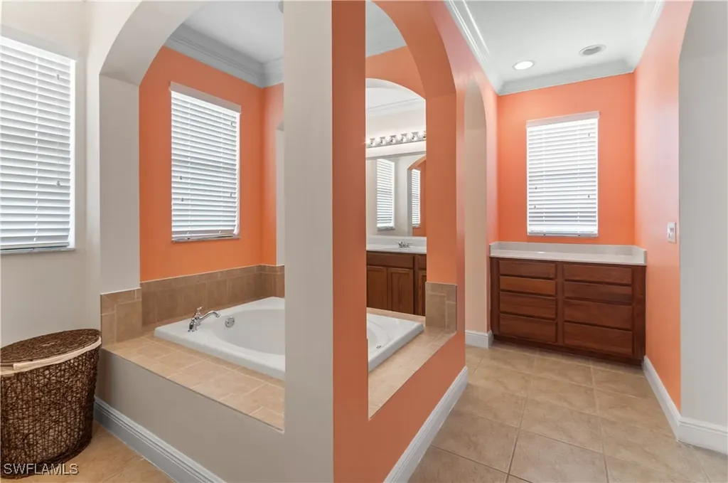 1724 Birdie Drive Naples FL 34120