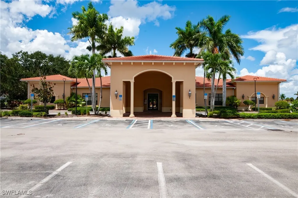 1724 Birdie Drive Naples FL 34120