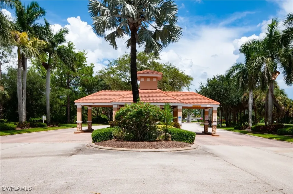 1724 Birdie Drive Naples FL 34120