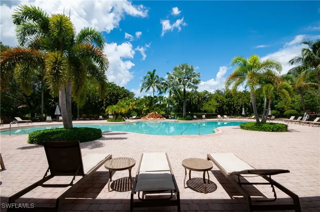 1724 Birdie Drive Naples FL 34120