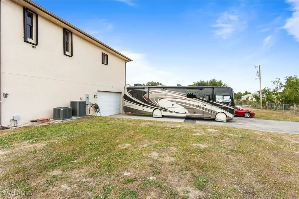 3880 62nd Avenue NE Naples FL 34120