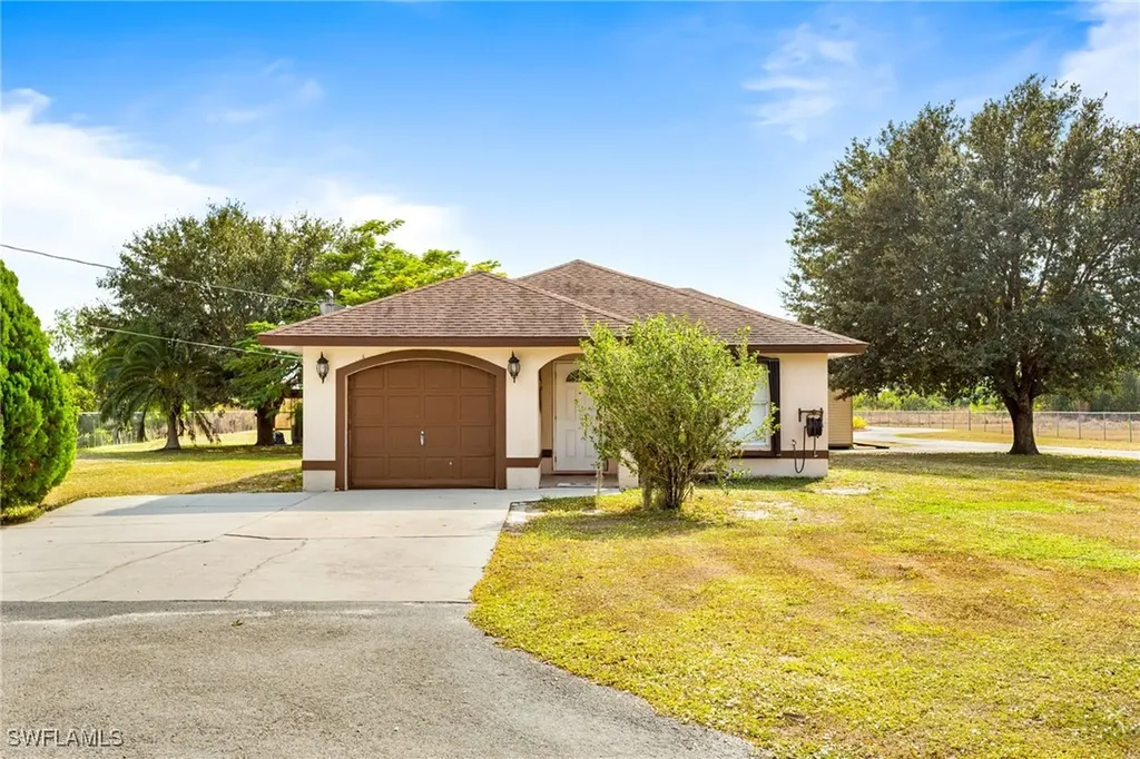 3880 62nd Avenue NE Naples FL 34120