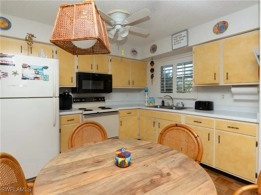 3325 Airport Road N Naples FL 34105