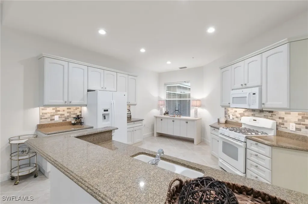 3053 Aviamar Circle Naples FL 34114