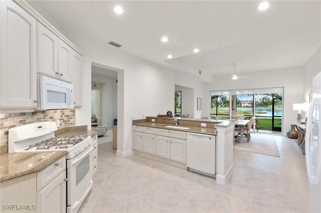 3053 Aviamar Circle Naples FL 34114