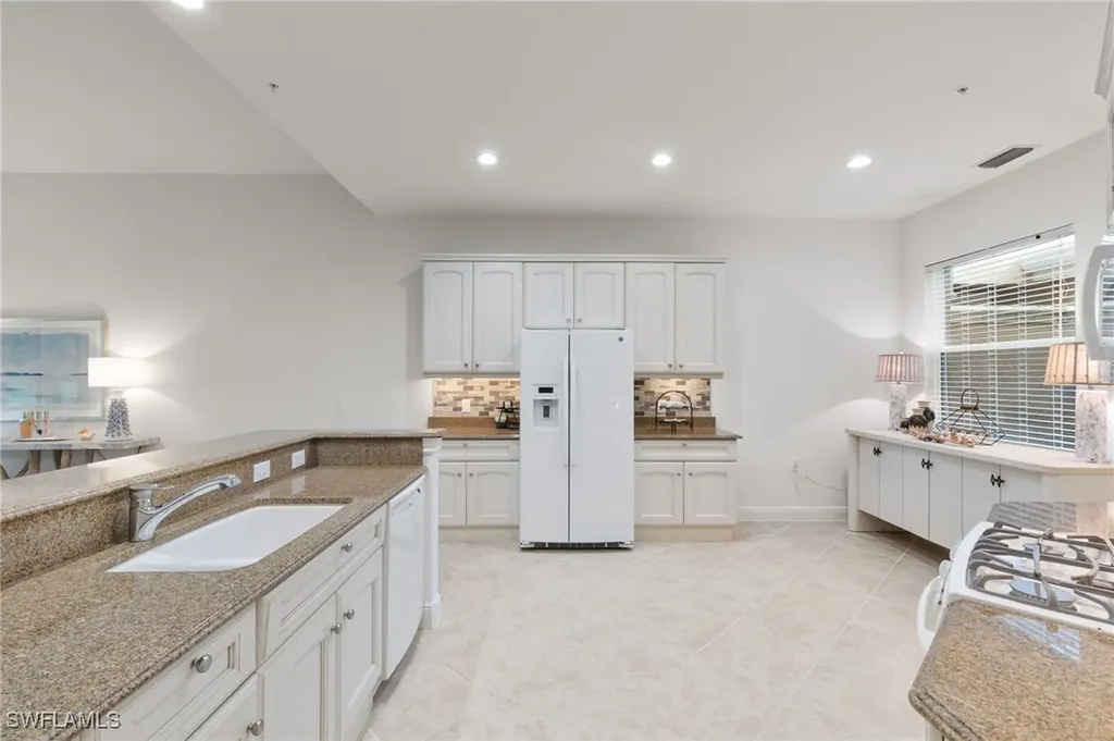 3053 Aviamar Circle Naples FL 34114