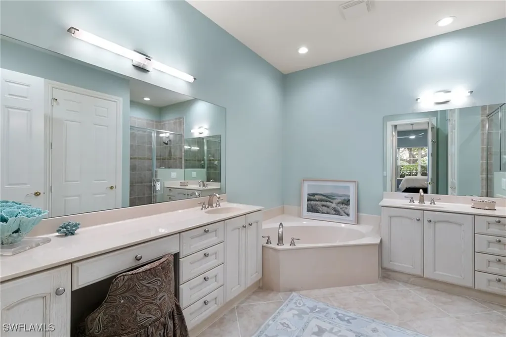 3053 Aviamar Circle Naples FL 34114