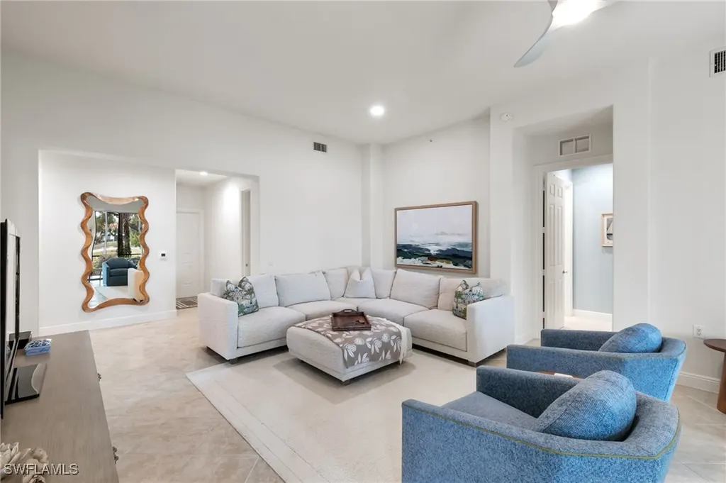 3053 Aviamar Circle Naples FL 34114