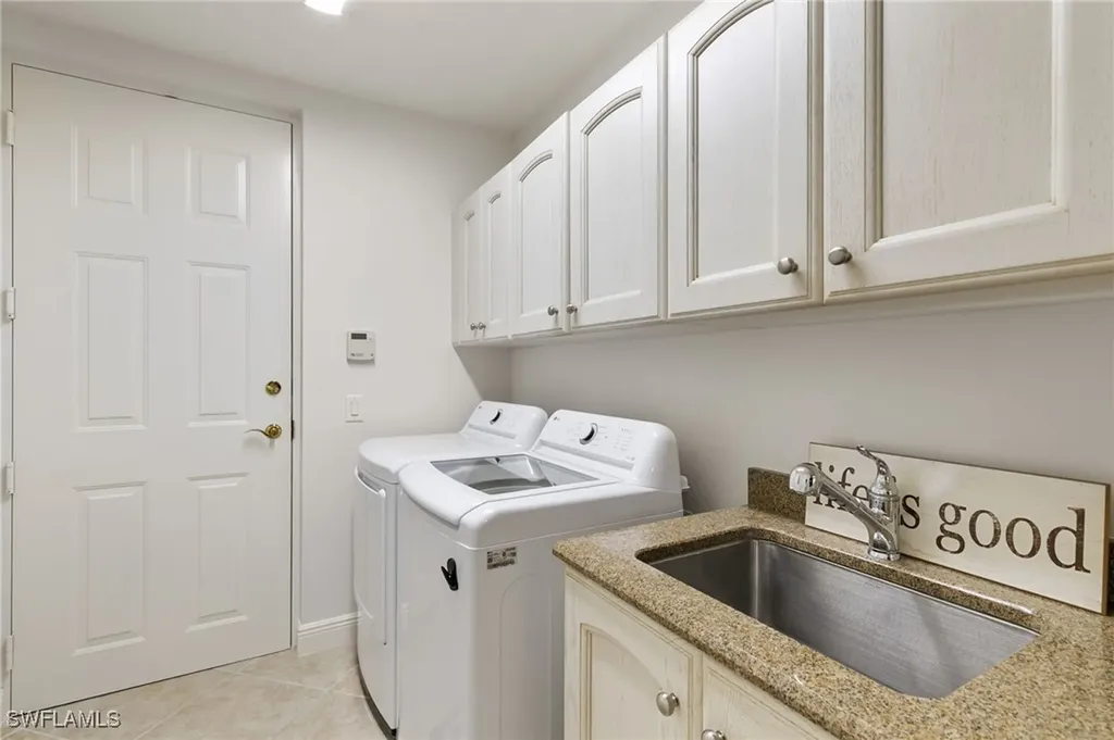 3053 Aviamar Circle Naples FL 34114