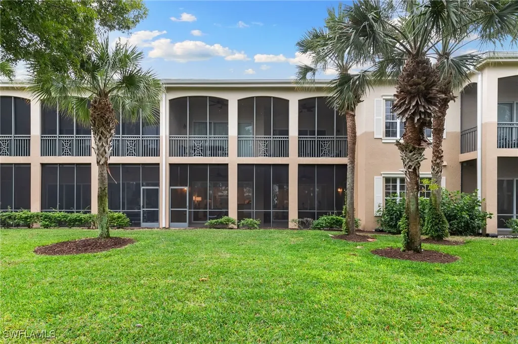 3053 Aviamar Circle Naples FL 34114