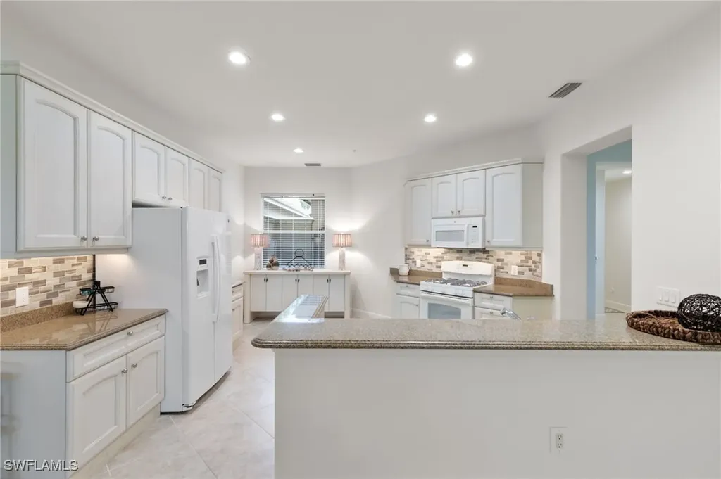 3053 Aviamar Circle Naples FL 34114