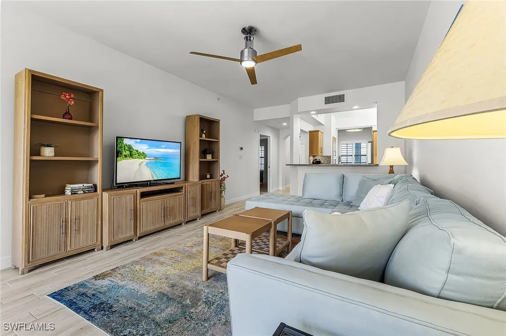 401 Bayfront Place Naples FL 34102