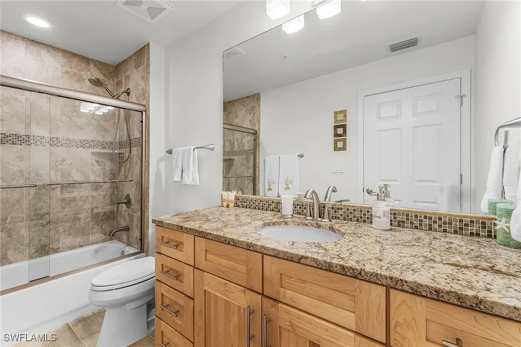 401 Bayfront Place Naples FL 34102