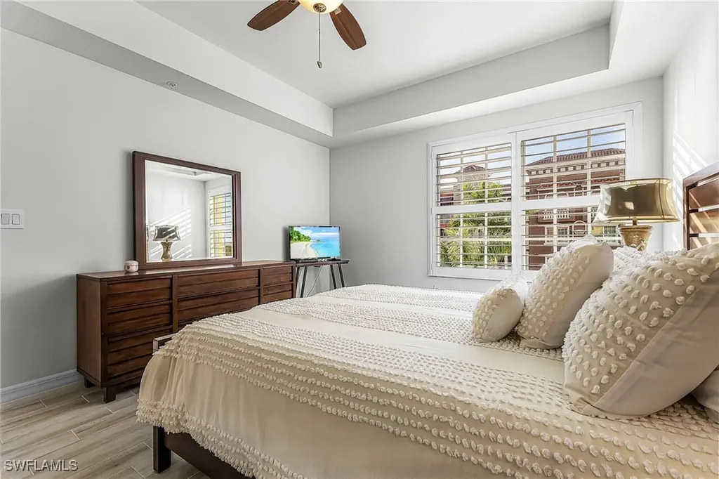 401 Bayfront Place Naples FL 34102