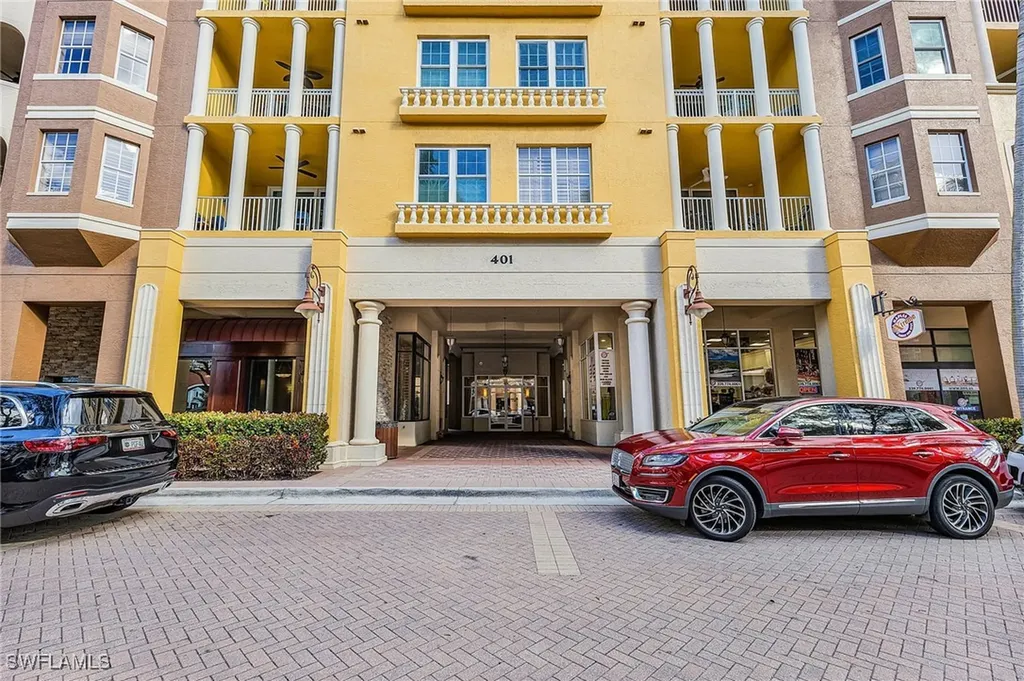 401 Bayfront Place Naples FL 34102