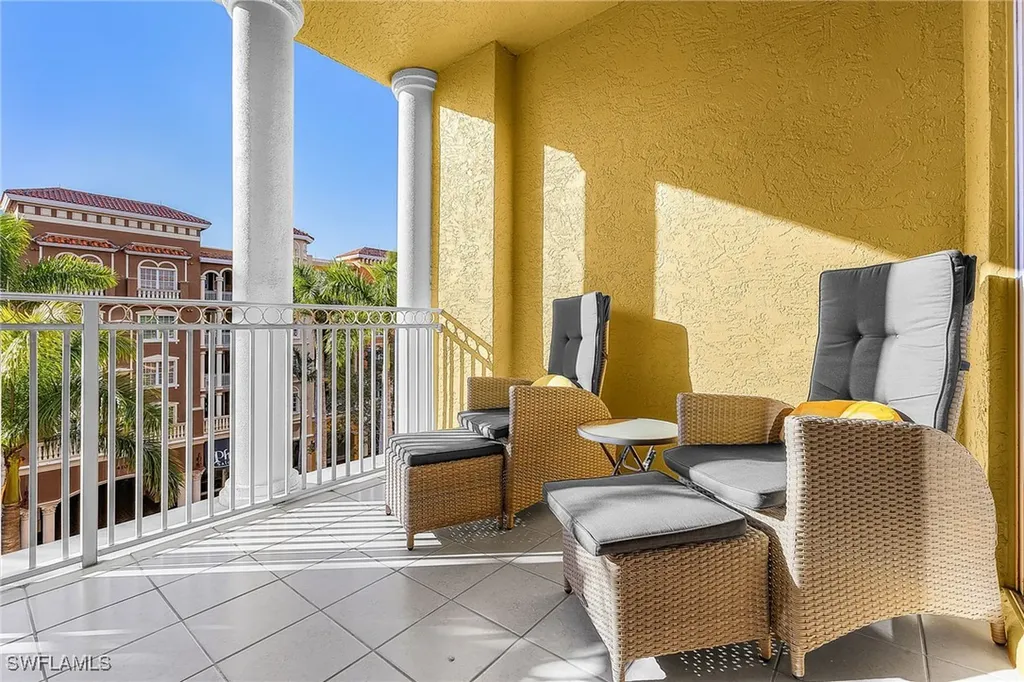 401 Bayfront Place Naples FL 34102