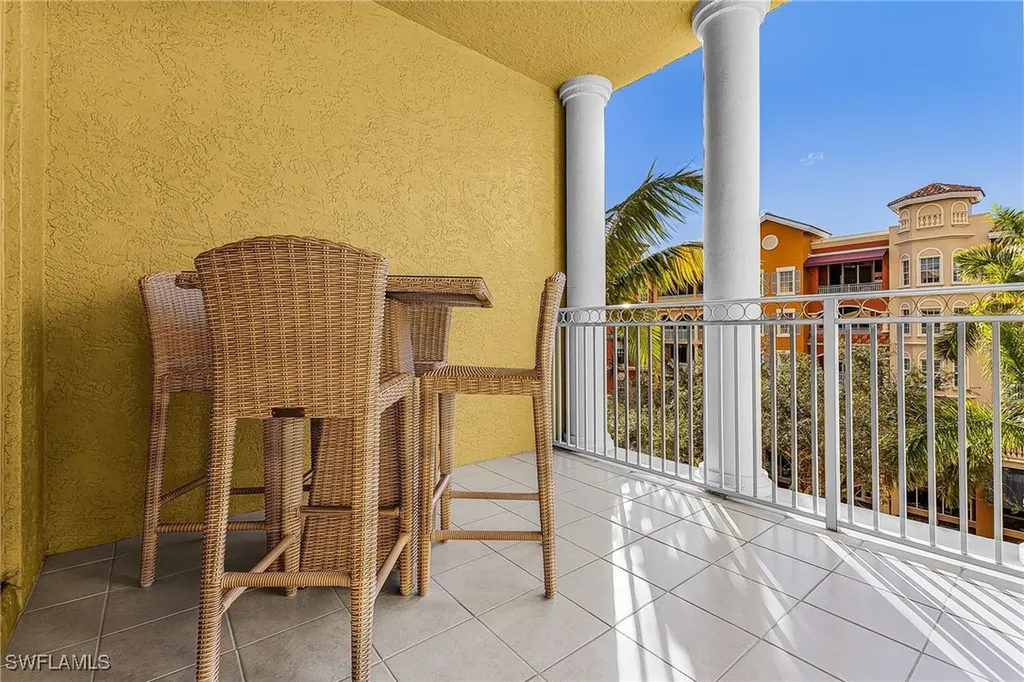401 Bayfront Place Naples FL 34102