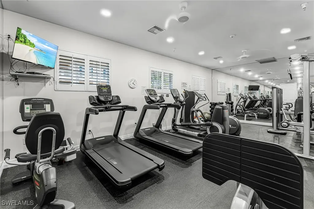 401 Bayfront Place Naples FL 34102