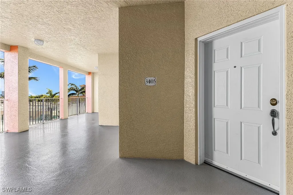 401 Bayfront Place Naples FL 34102