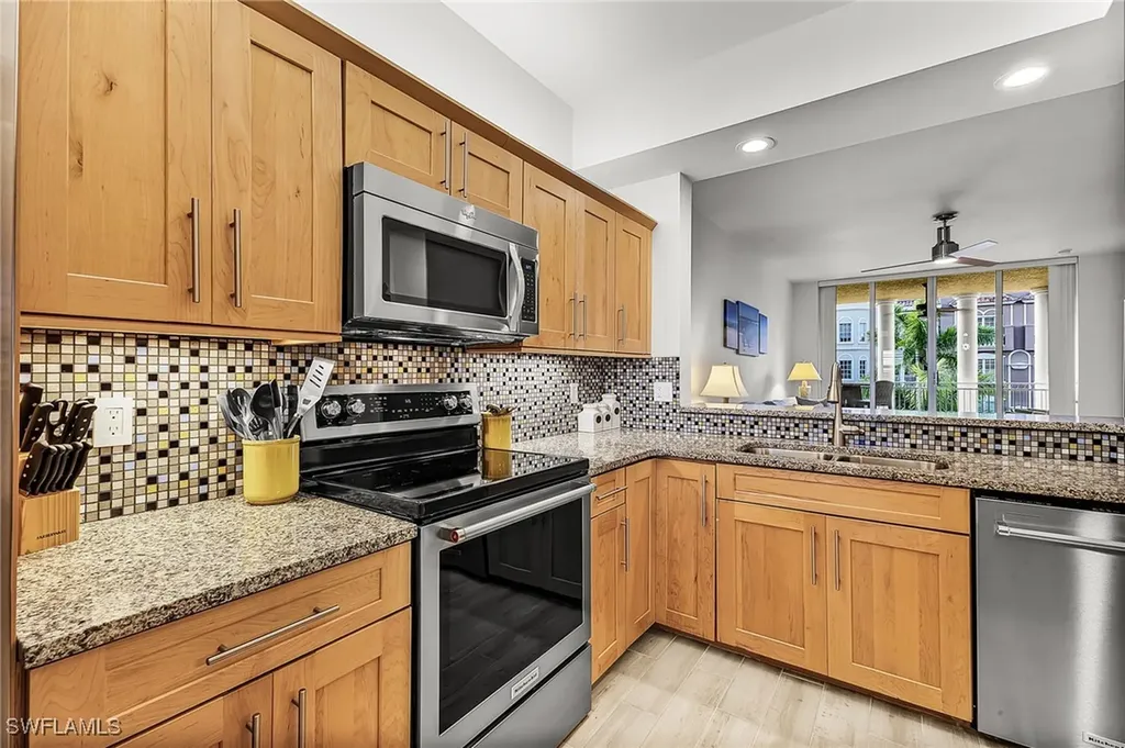 401 Bayfront Place Naples FL 34102