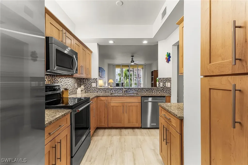 401 Bayfront Place Naples FL 34102