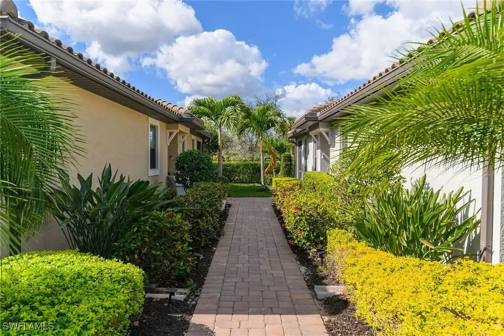 8111 Calle Canovas Street Naples FL 34114