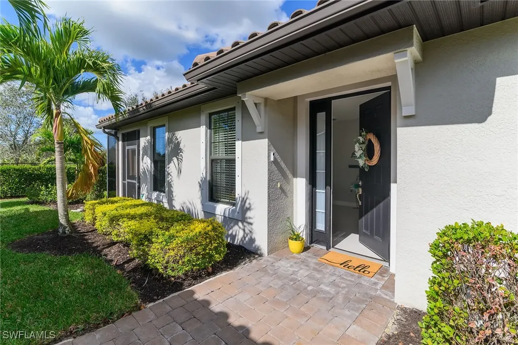 8111 Calle Canovas Street Naples FL 34114