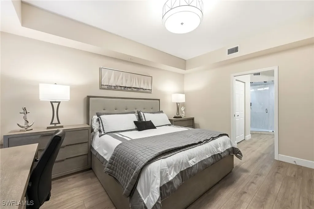 401 Bayfront Place Naples FL 34102