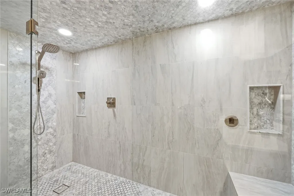 401 Bayfront Place Naples FL 34102