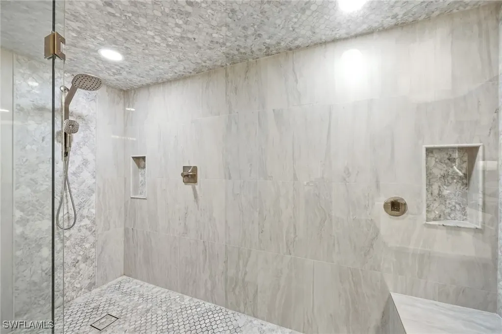 401 Bayfront Place Naples FL 34102