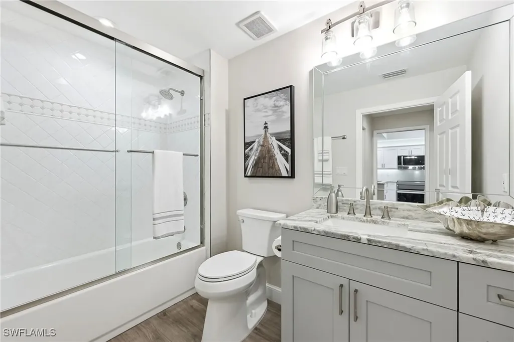 401 Bayfront Place Naples FL 34102