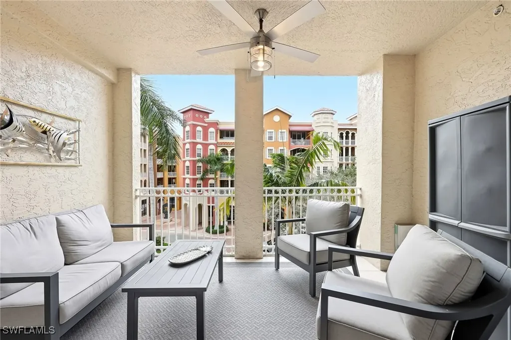 401 Bayfront Place Naples FL 34102