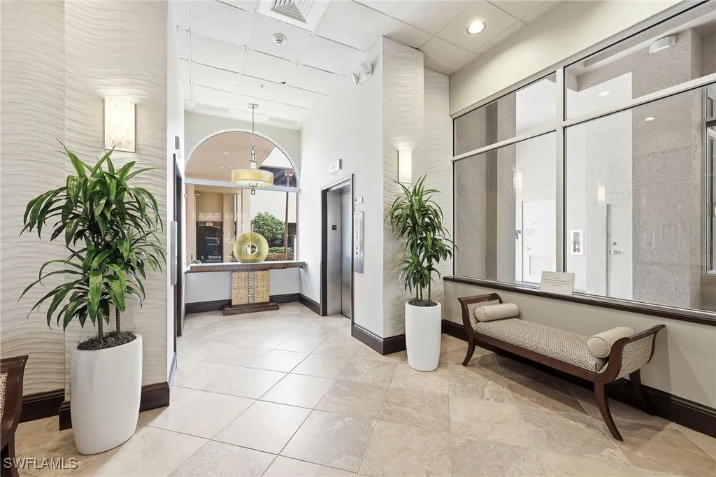 401 Bayfront Place Naples FL 34102