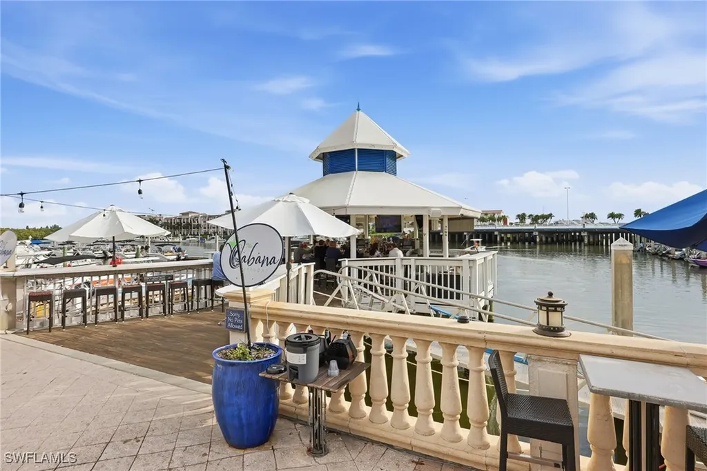401 Bayfront Place Naples FL 34102