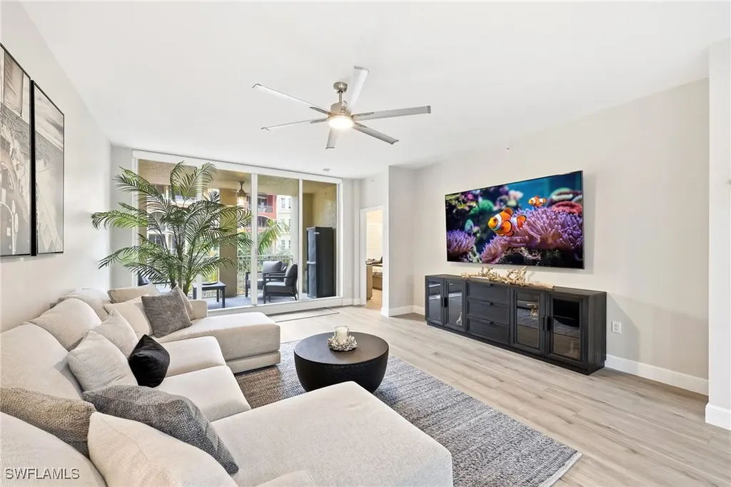 401 Bayfront Place Naples FL 34102